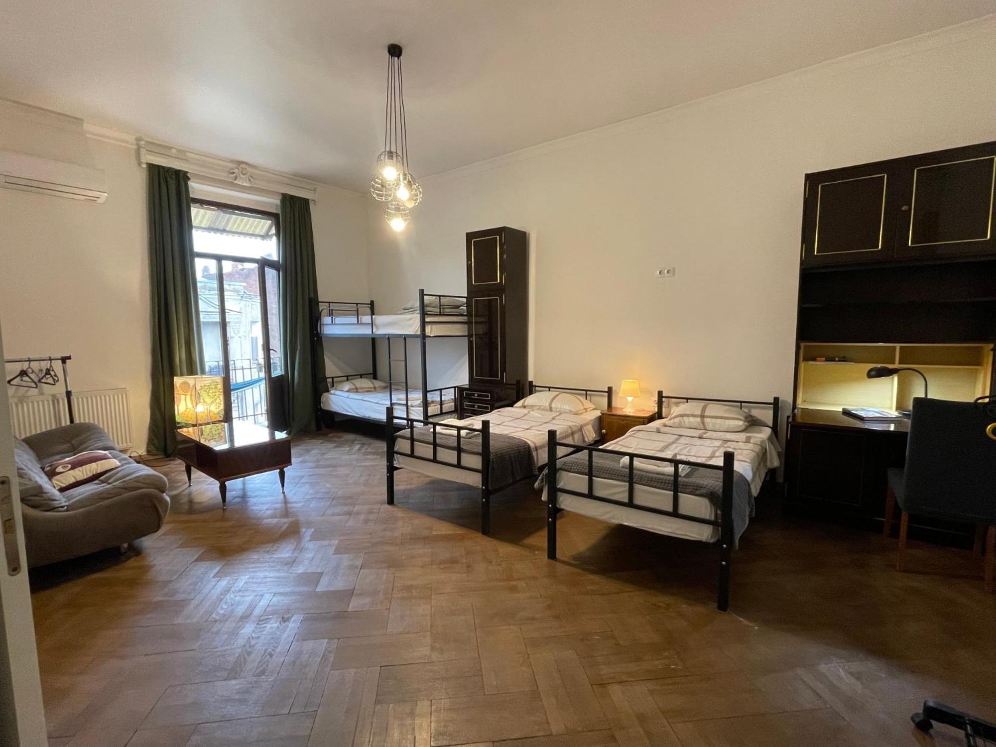 Guest House Third Floor Тбилиси Екстериор снимка