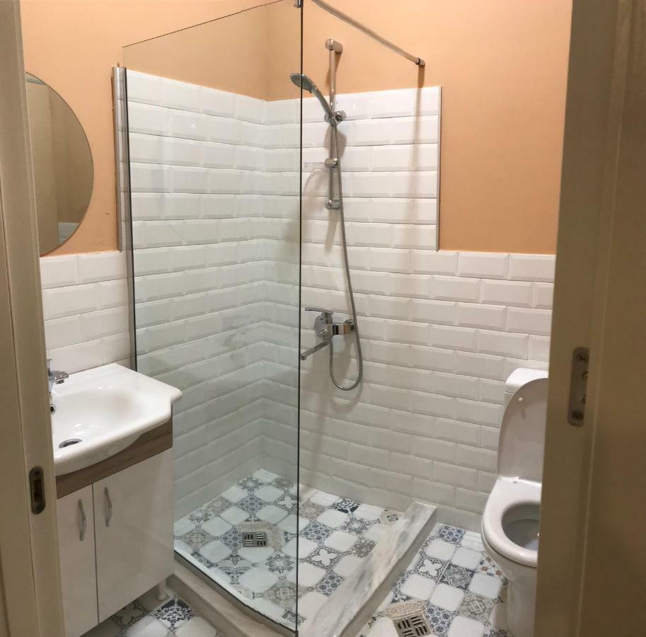 Guest House Third Floor Тбилиси Екстериор снимка